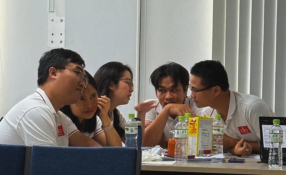 Mô hình Ba tuyến phòng thủ trong Quản trị CNTT: Khi quản trị không chỉ là kiểm soát, mà là bảo vệ giá trị doanh nghiệp 4 Nhóm học viên Hạt Giống Lãnh Đạo Số thảo luận trong buổi học DITS mùa 10 tại TP.HCM