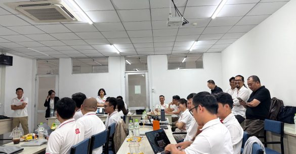 Học viên Digital Leaders Coaching SS10 TP.HCM cùng theo dõi và thảo luận trong buổi học