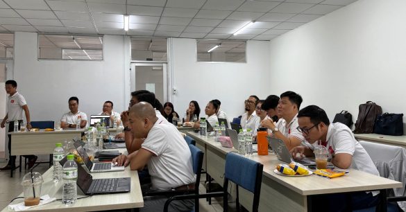 Học viên Digital Leaders Coaching SS10 TP.HCM chăm chú theo dõi trong buổi học Enterprise Architecture