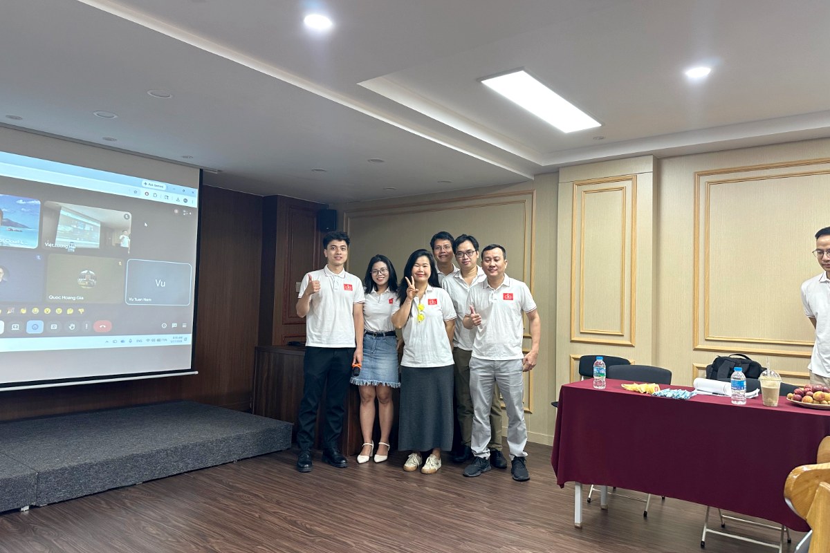 ITSM – Hành trình từ lý thuyết đến những điểm chạm dịch vụ 7 Hạt Giống Lãnh Đạo Số trình bày về ITSM và điểm chạm dịch vụ trước lớp Digital Leaders Coaching SS10 Hà Nội