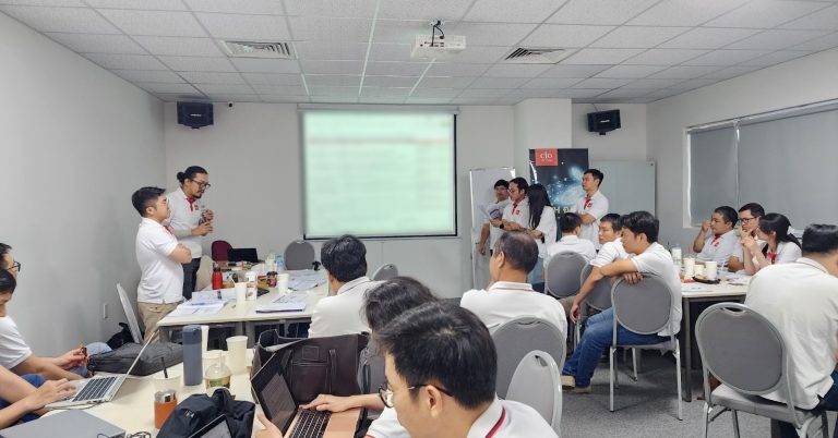 Năng lực lãnh đạo số – học viên Hạt Giống Lãnh Đạo Số mùa 9 TP.HCM trình bày trong buổi học Digital & IT Strategy